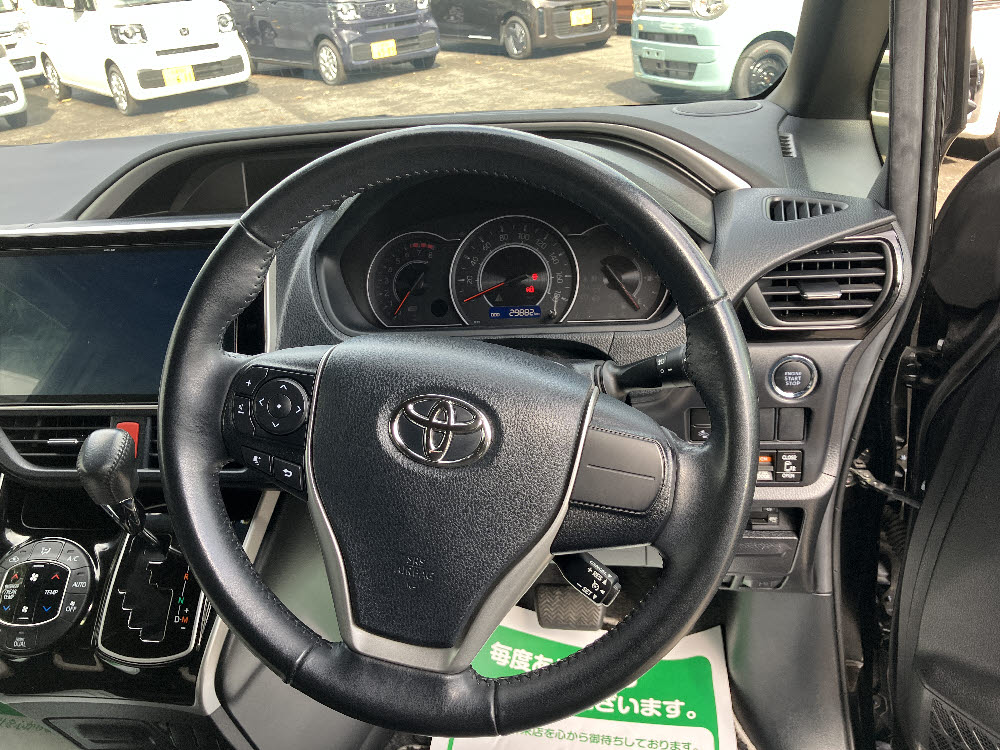 トヨタ　ヴォクシー　ZS　キラメキⅡ7枚目
