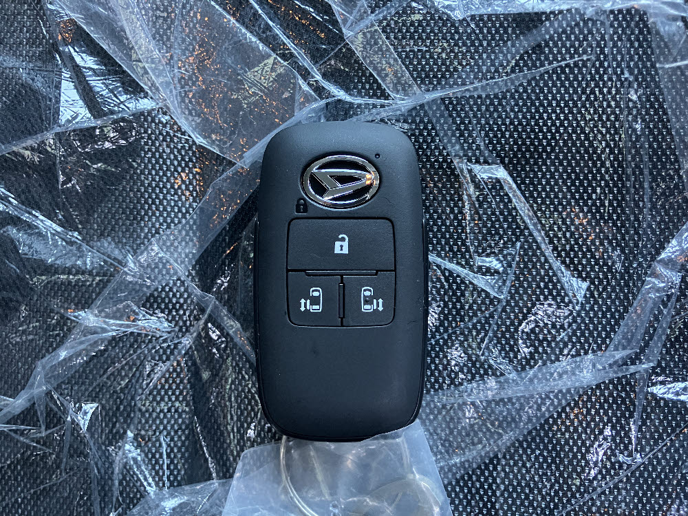 ダイハツ　タントファンクロス　9インチDO付12枚目