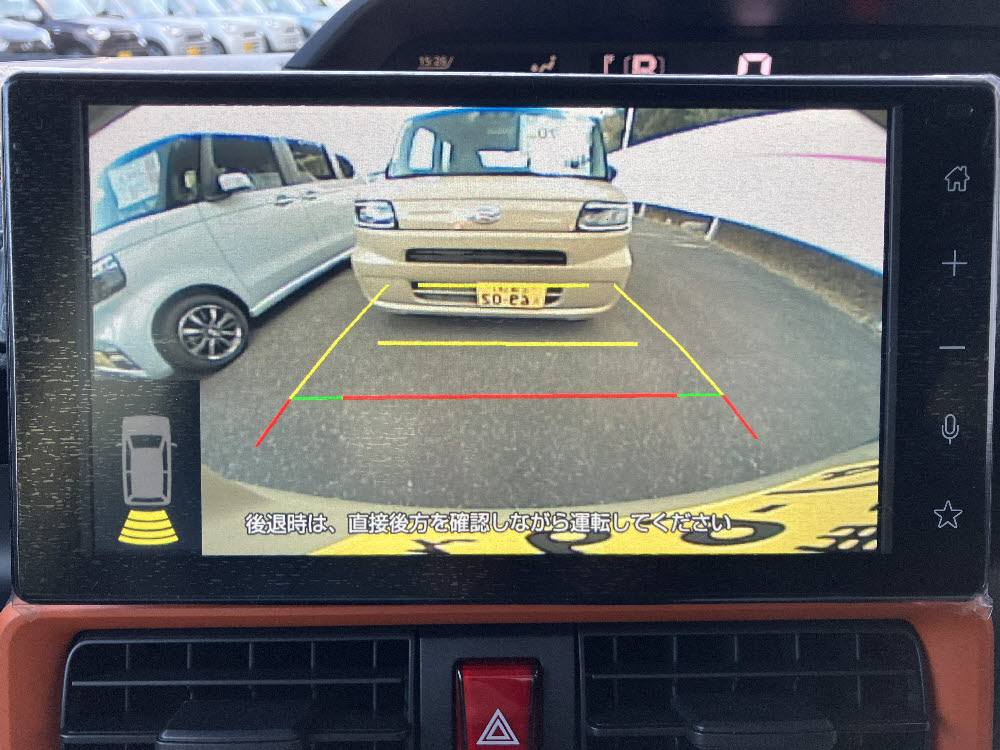 ダイハツ　タントファンクロス　9インチDO付17枚目