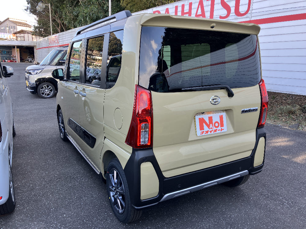 ダイハツ　タントファンクロス　9インチDO付3枚目