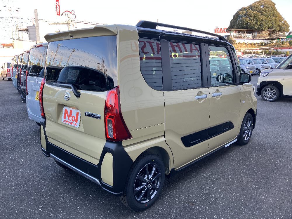 ダイハツ　タントファンクロス　9インチDO付5枚目