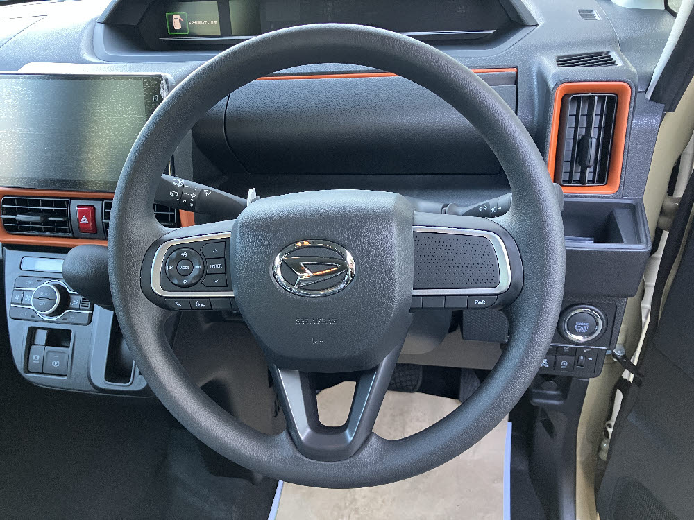 ダイハツ　タントファンクロス　9インチDO付6枚目