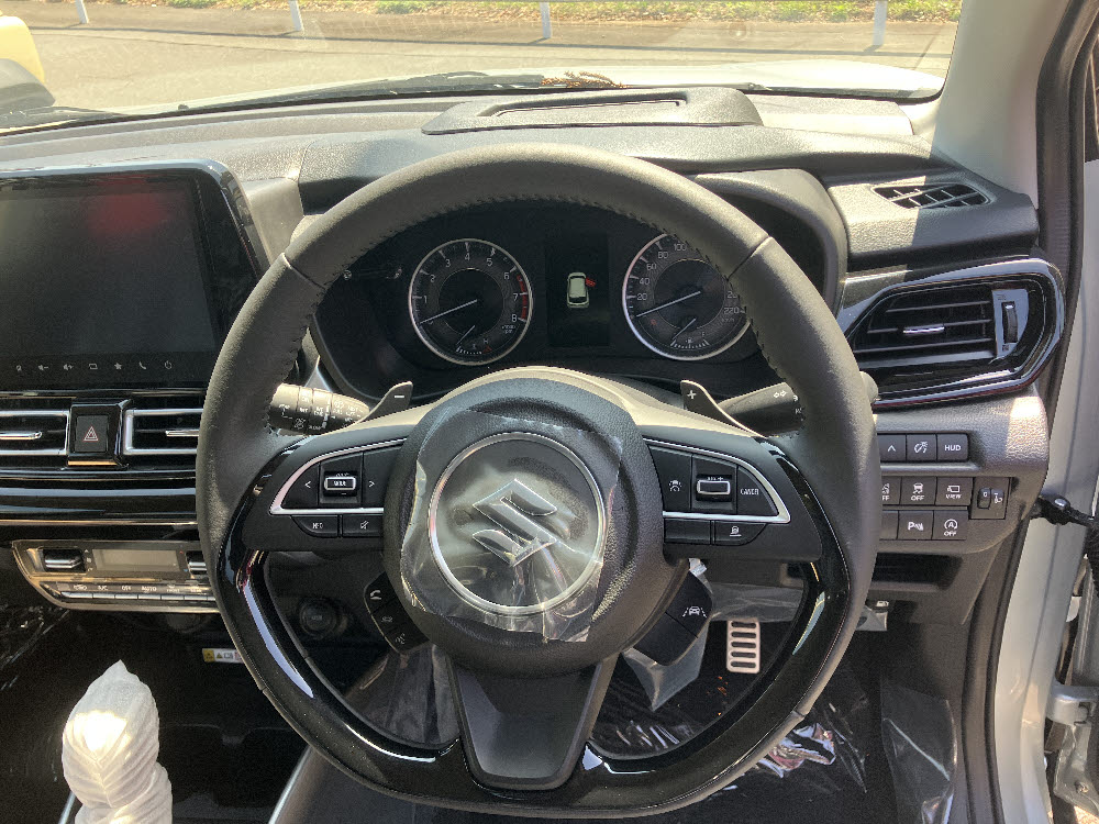 スズキ　フロンクス　9インチナビ付6枚目