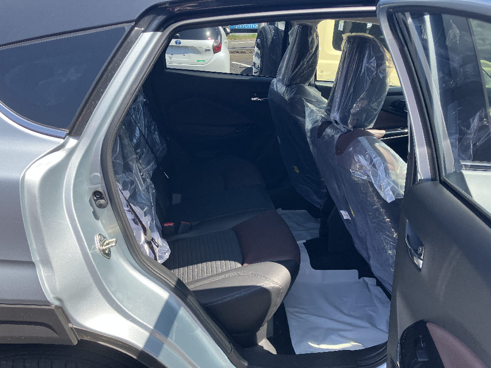 スズキ　フロンクス　9インチナビ付8枚目