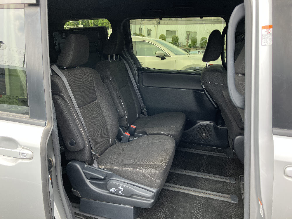 トヨタ　ノア　G9枚目