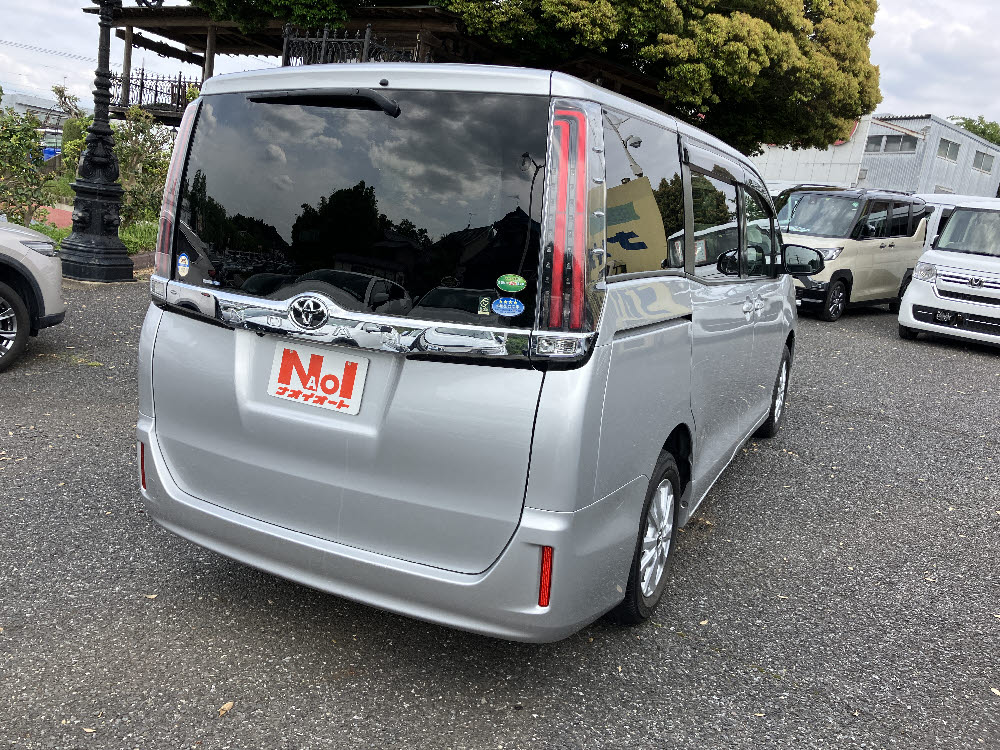 トヨタ　ノア　G6枚目