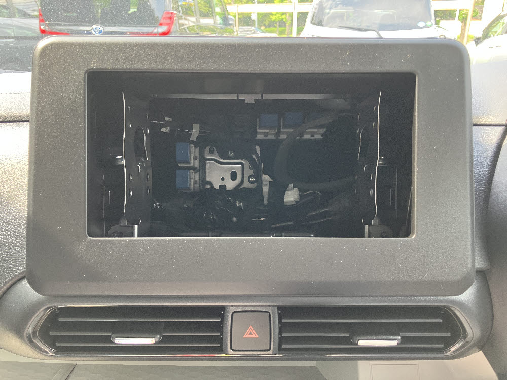 ミツビシ　デリカミニ　G　Premium 2WD17枚目