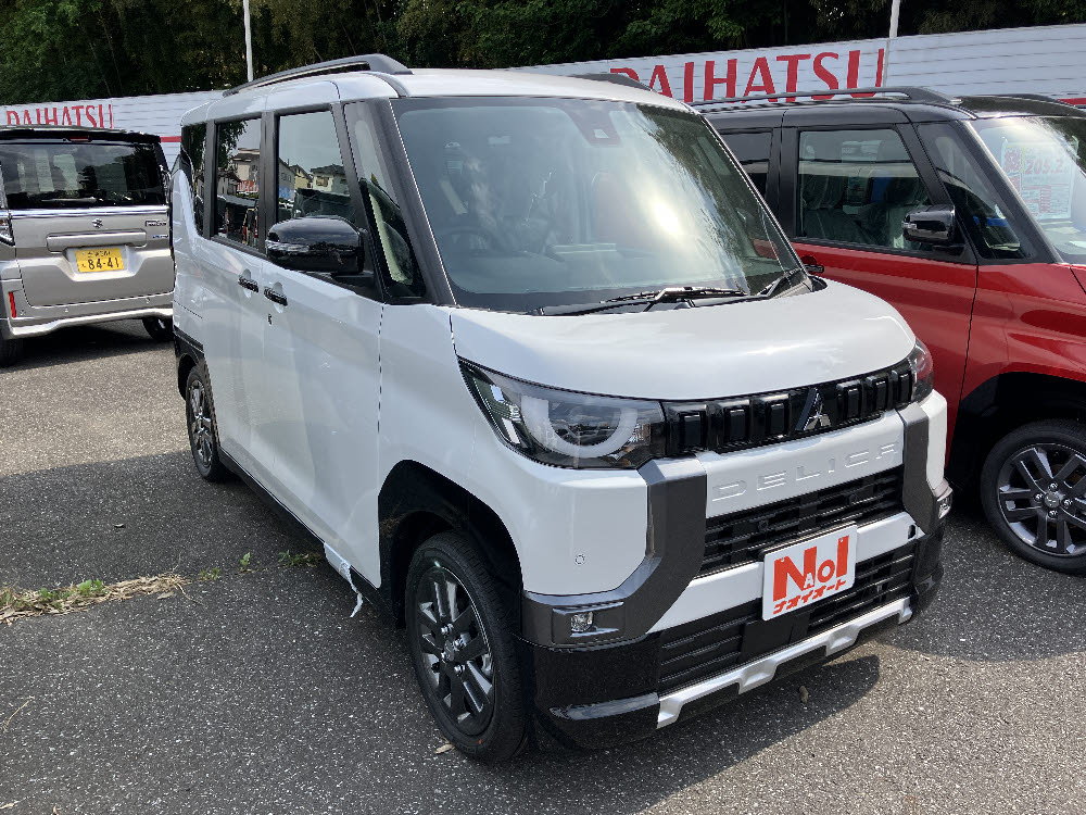 ミツビシ　デリカミニ　G　Premium 2WD2枚目