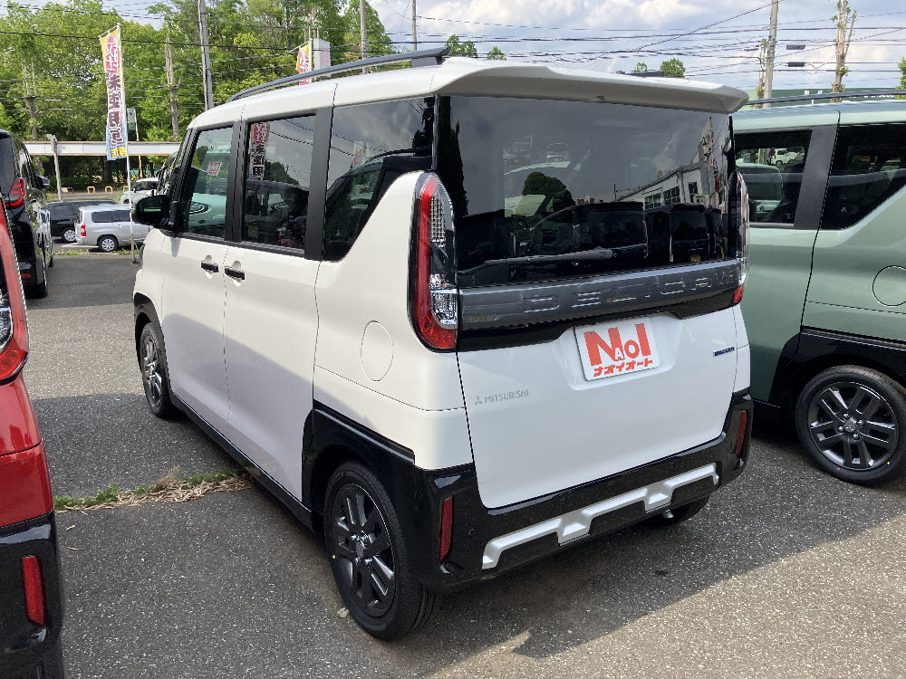 ミツビシ　デリカミニ　G　Premium 2WD3枚目