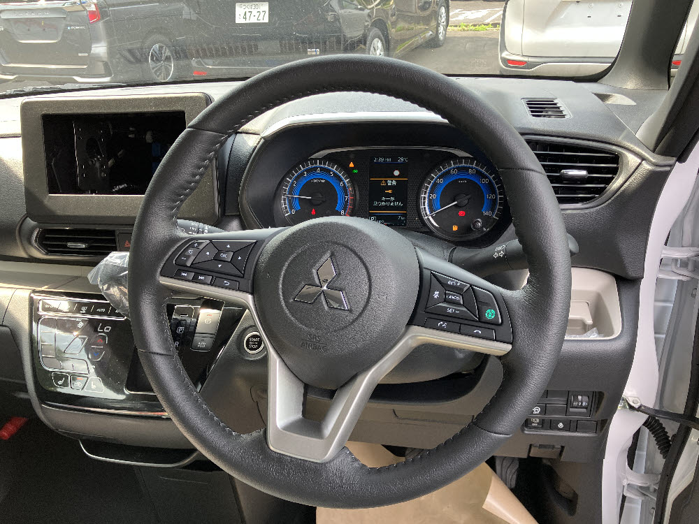 ミツビシ　デリカミニ　G　Premium 2WD6枚目