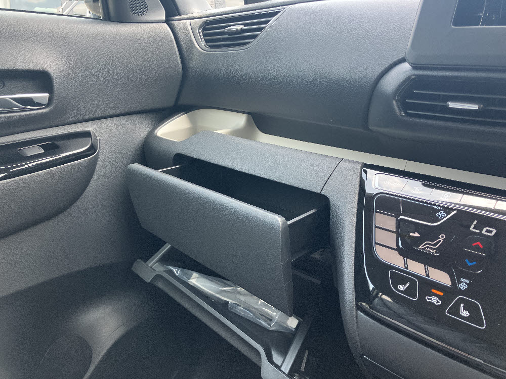 ミツビシ　デリカミニ　Gプレミアム ODレス19枚目