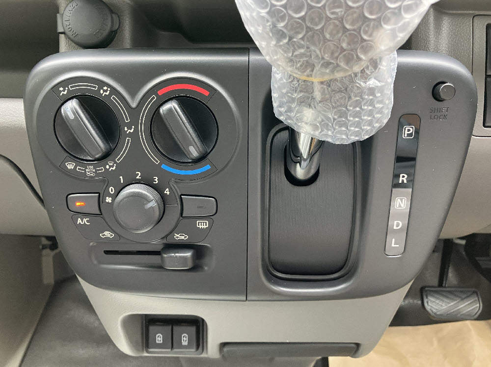 スズキ　エブリィバン　PAリミテッド2WD　CVT16枚目