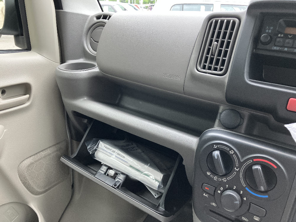 スズキ　エブリィバン　PAリミテッド2WD　CVT17枚目