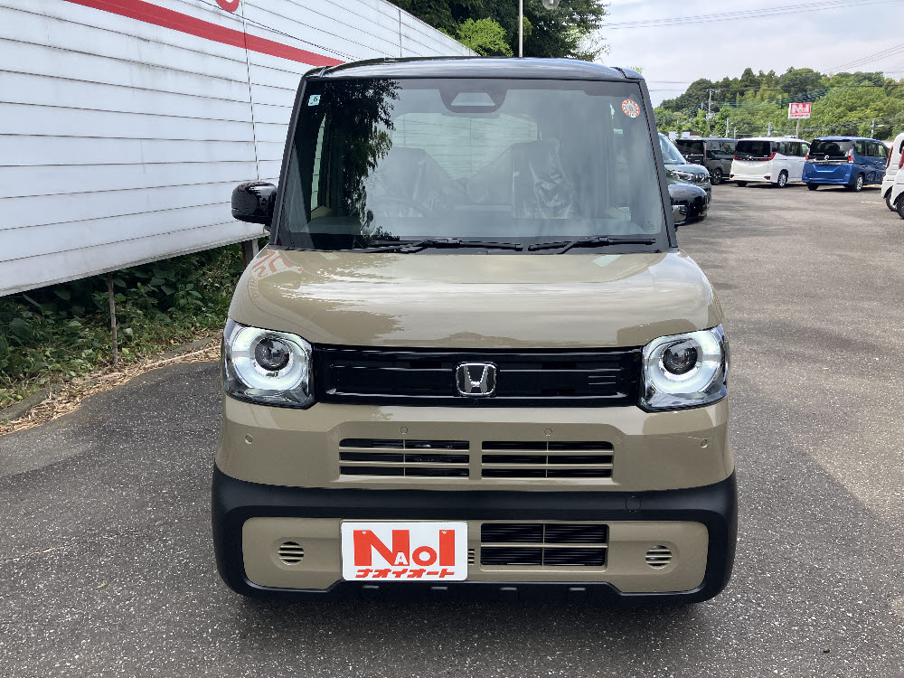 ホンダ　NBOX　JOY　8インチディスプレーオーディオ1枚目