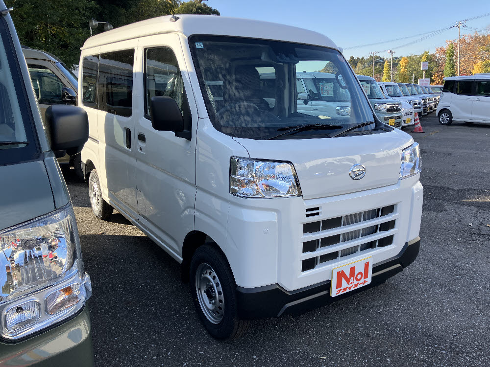 ダイハツ　ハイゼットカーゴ　デラックス ラジオ付2枚目