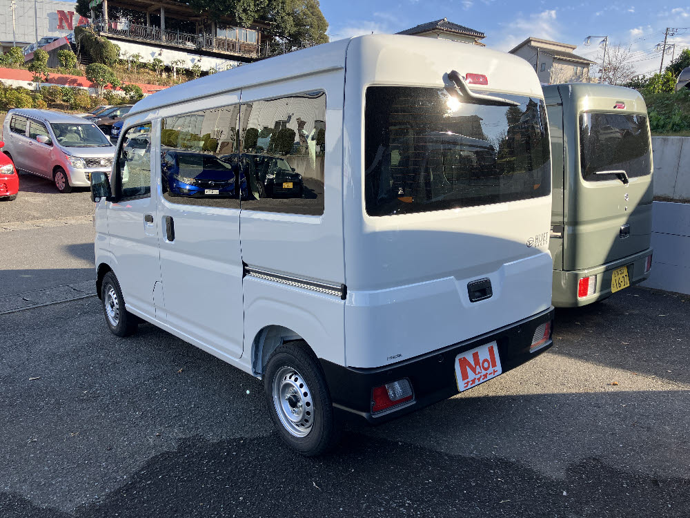 ダイハツ　ハイゼットカーゴ　デラックス ラジオ付4枚目