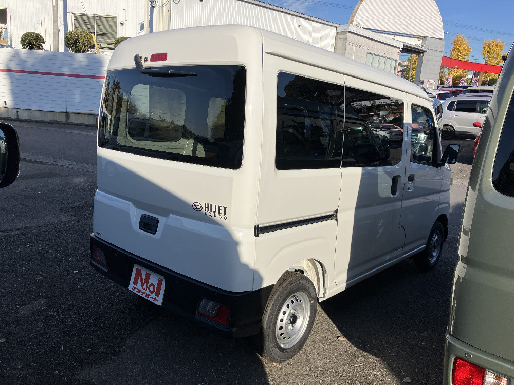 ダイハツ　ハイゼットカーゴ　デラックス ラジオ付6枚目