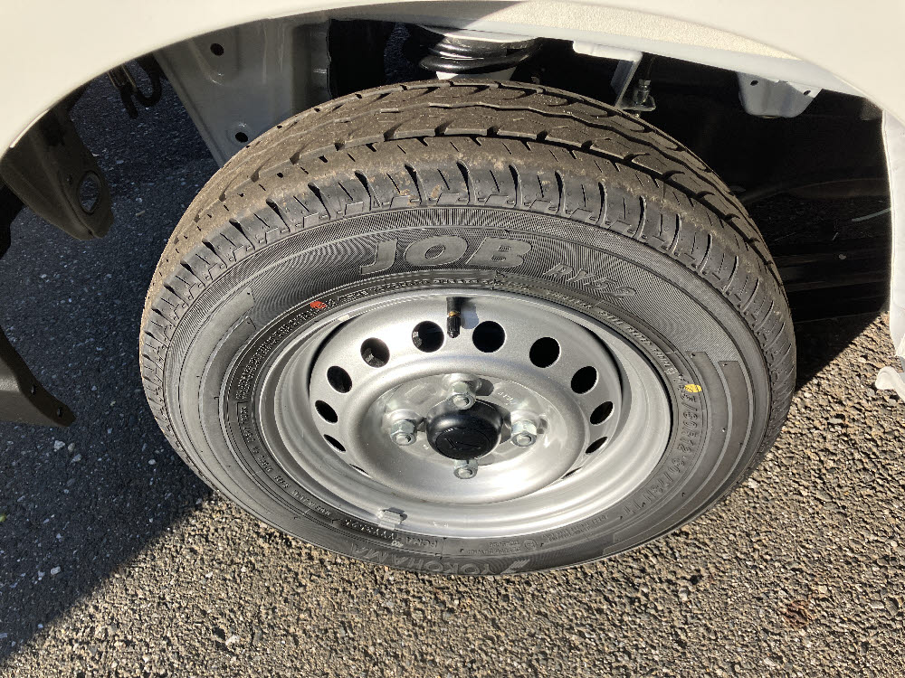 ダイハツ　ハイゼットカーゴ　デラックス ラジオ付8枚目