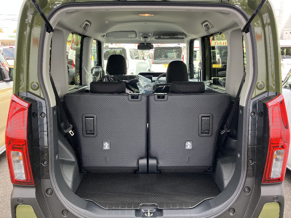 ダイハツ　タントファンクロス 9インチDO付9枚目