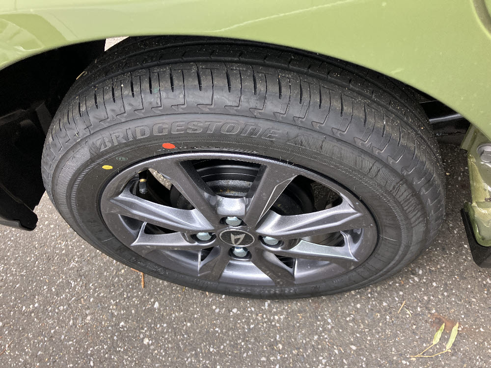 ダイハツ　タントファンクロス 9インチDO付13枚目