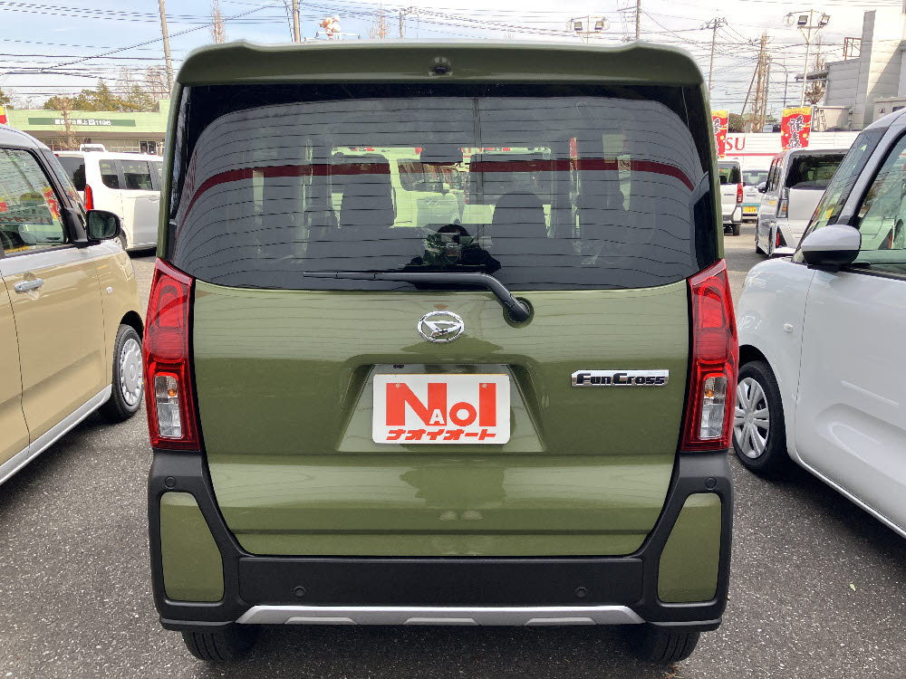 ダイハツ　タントファンクロス 9インチDO付4枚目