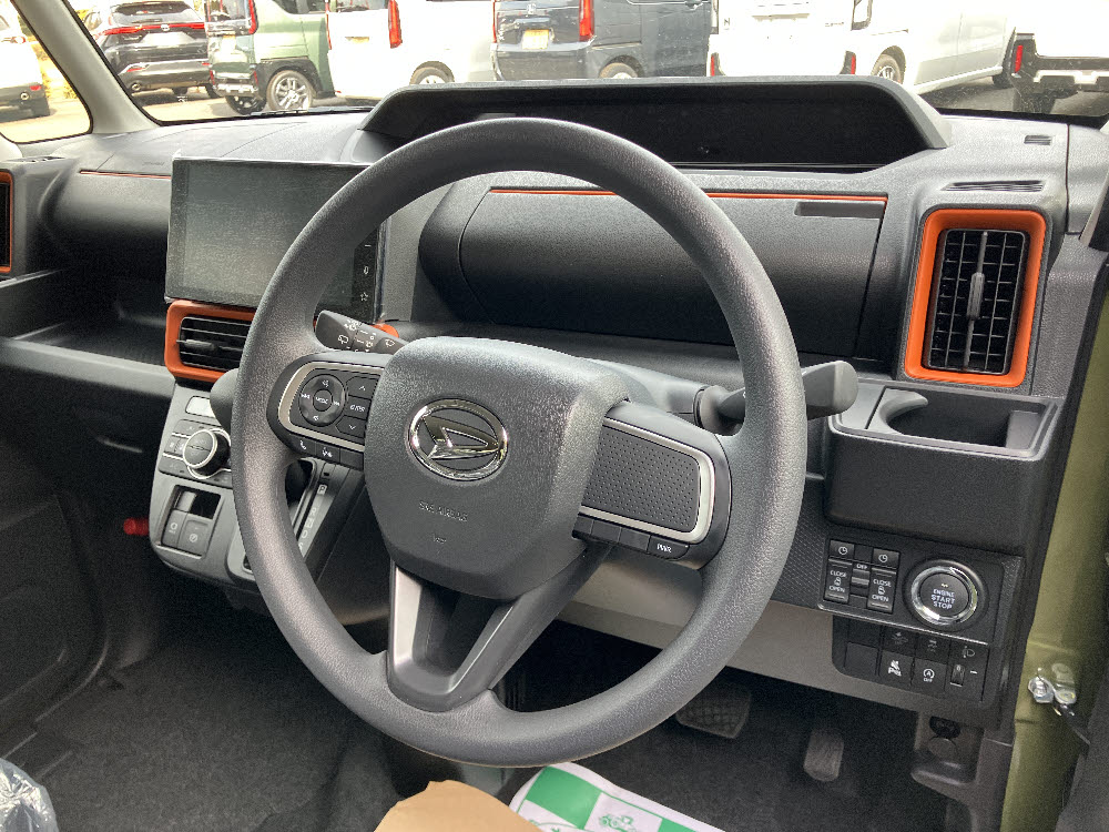 ダイハツ　タントファンクロス 9インチDO付6枚目