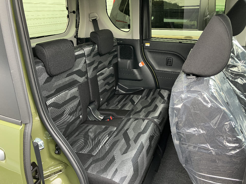 ダイハツ　タントファンクロス 9インチDO付8枚目