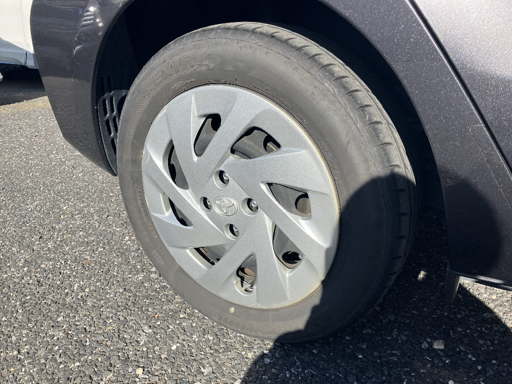 トヨタ　アクア　S　LEDヘッドランプPKG13枚目