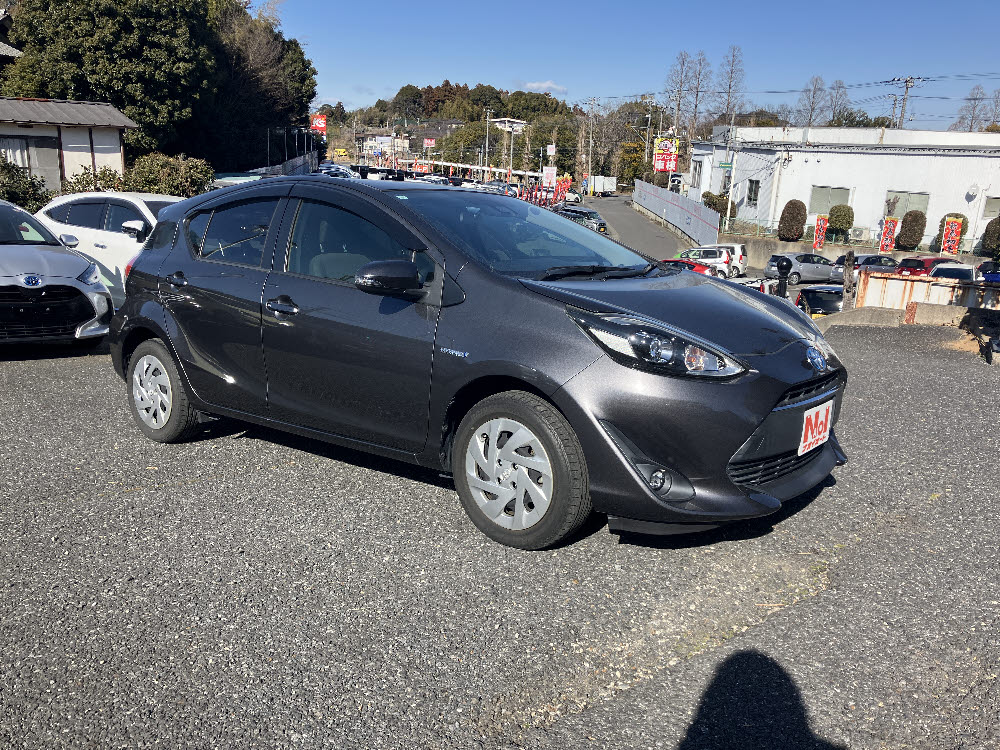 トヨタ　アクア　S　LEDヘッドランプPKG2枚目