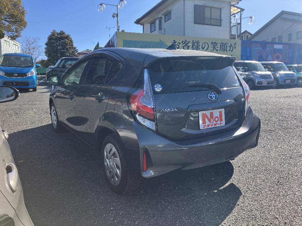 トヨタ　アクア　S　LEDヘッドランプPKG4枚目