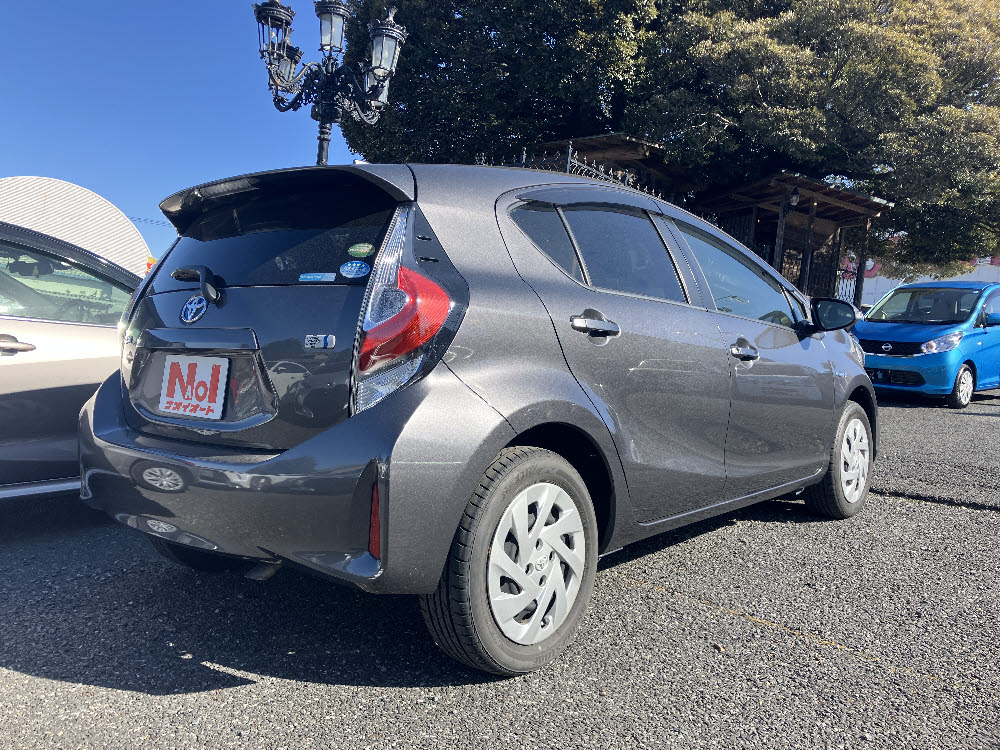 トヨタ　アクア　S　LEDヘッドランプPKG6枚目