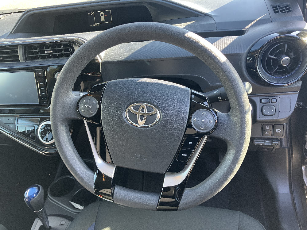 トヨタ　アクア　S　LEDヘッドランプPKG7枚目