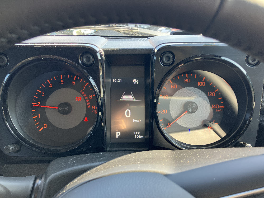 スズキ　ジムニー　XC　AT14枚目