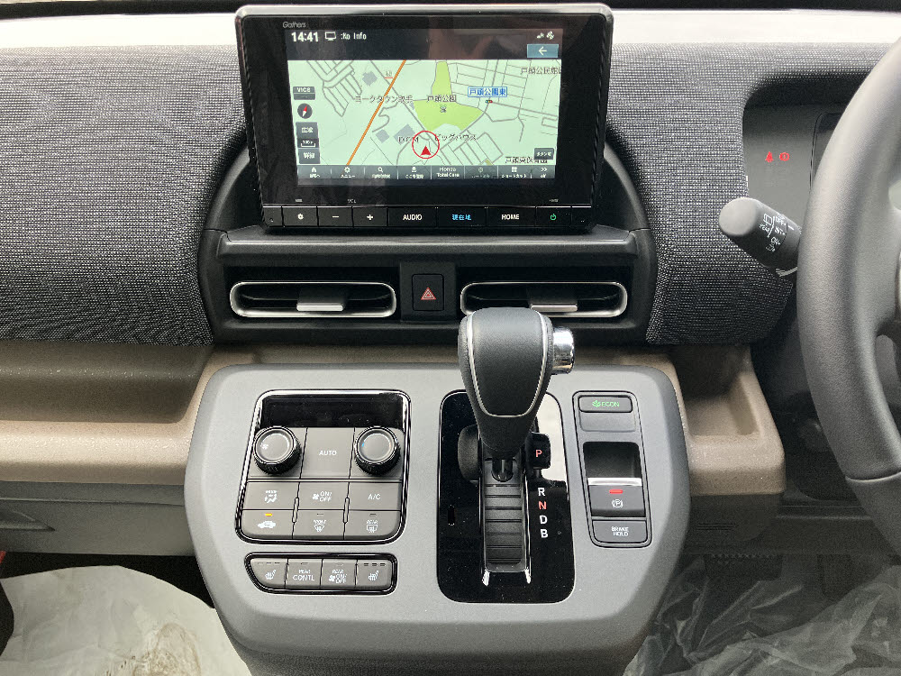 ホンダ　フリードe:HEV AIR EX 8インチナビ19枚目