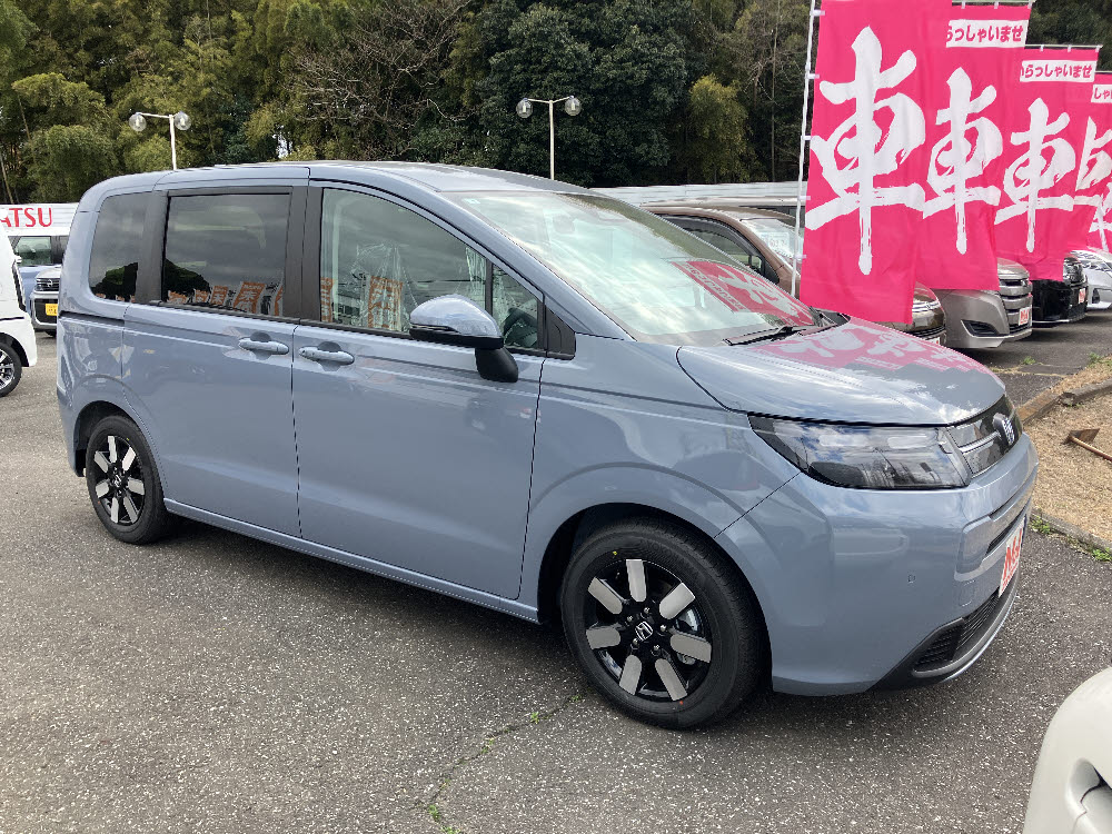 ホンダ　フリードe:HEV AIR EX 8インチナビ2枚目
