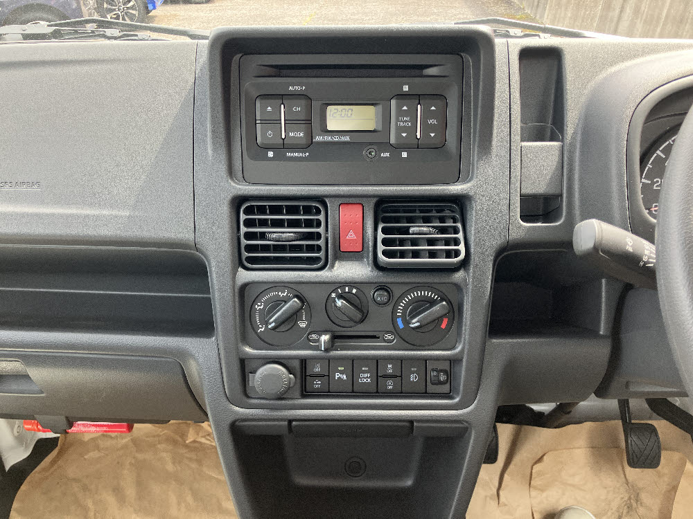 ニッサン　ＮＴ１００クリッパー　GX MT 4WD17枚目