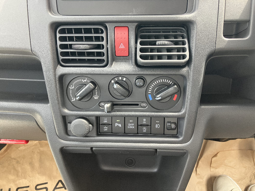ニッサン　ＮＴ１００クリッパー　GX MT 4WD19枚目