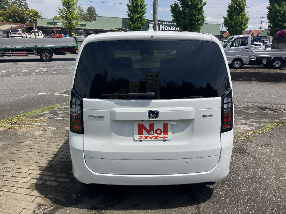 ホンダ　フリード　e:HEV AIR EX　8インチナビ5枚目
