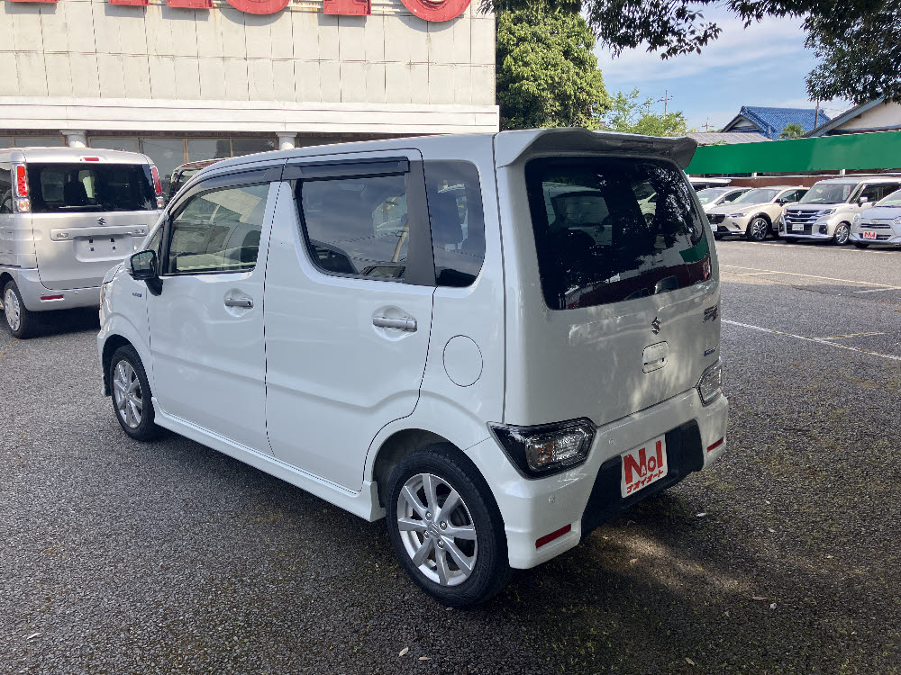 スズキ ワゴンR カスタムZ HYBRID ZX3枚目