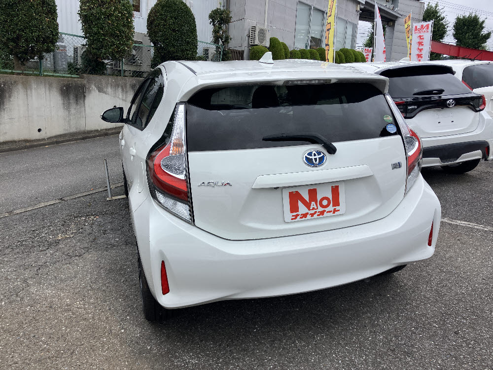 トヨタ　アクア　S3枚目