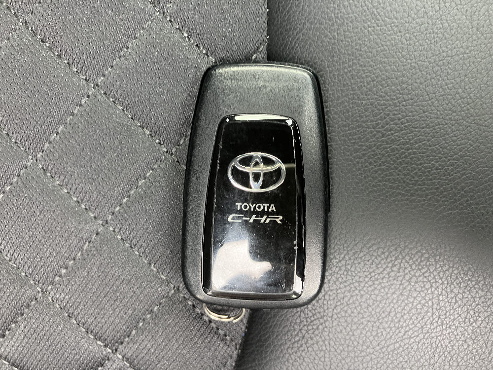 トヨタ　Ｃ－ＨＲ　G-T　モ-ドネロ　セ-フティプラス13枚目