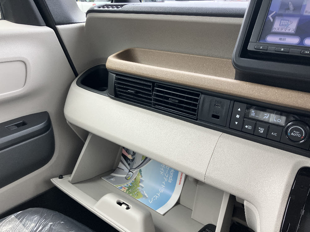 ホンダ N BOX ベースグレード19枚目