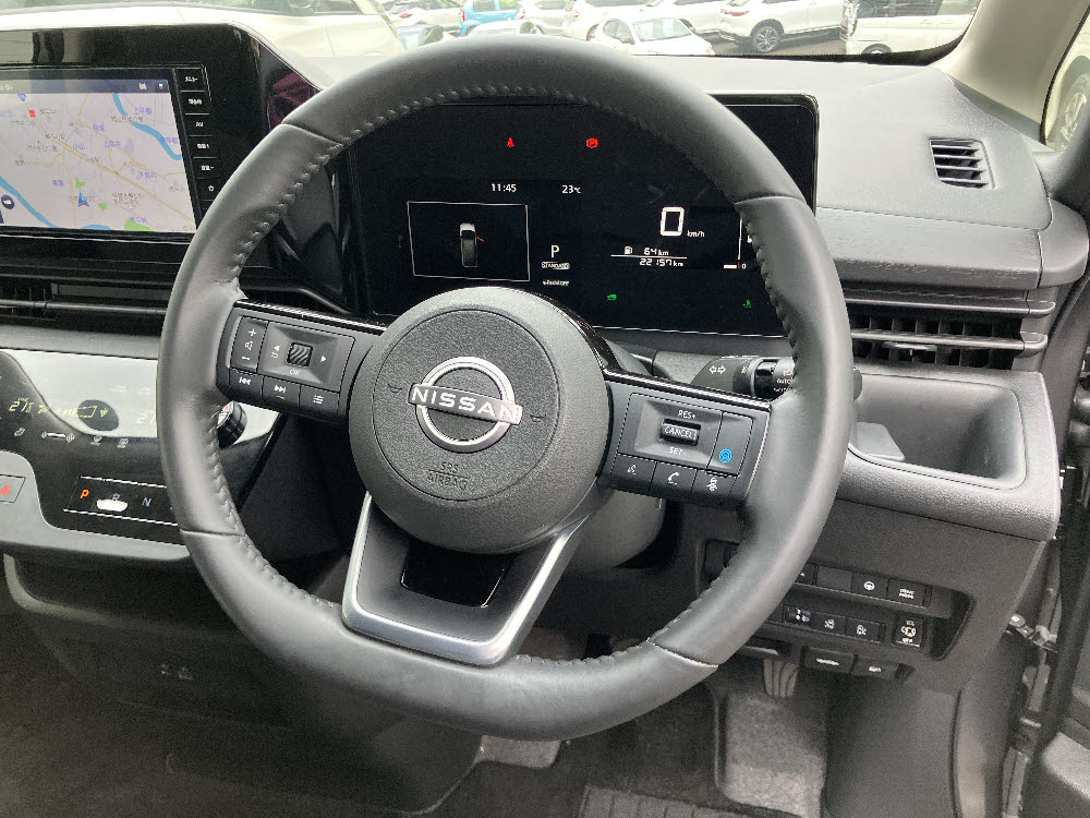 ニッサン セレナ e-POWER XV6枚目