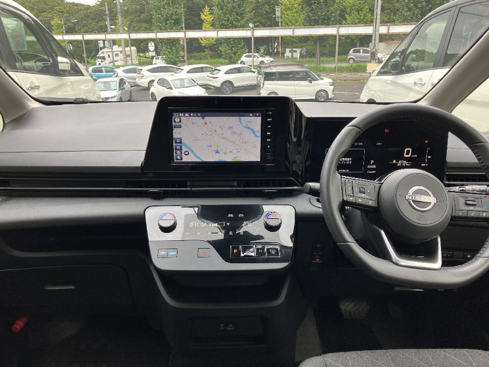 ニッサン セレナ e-POWER XV7枚目