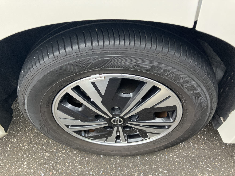 ニッサン セレナ e-POWER ハイウェイスターV12枚目