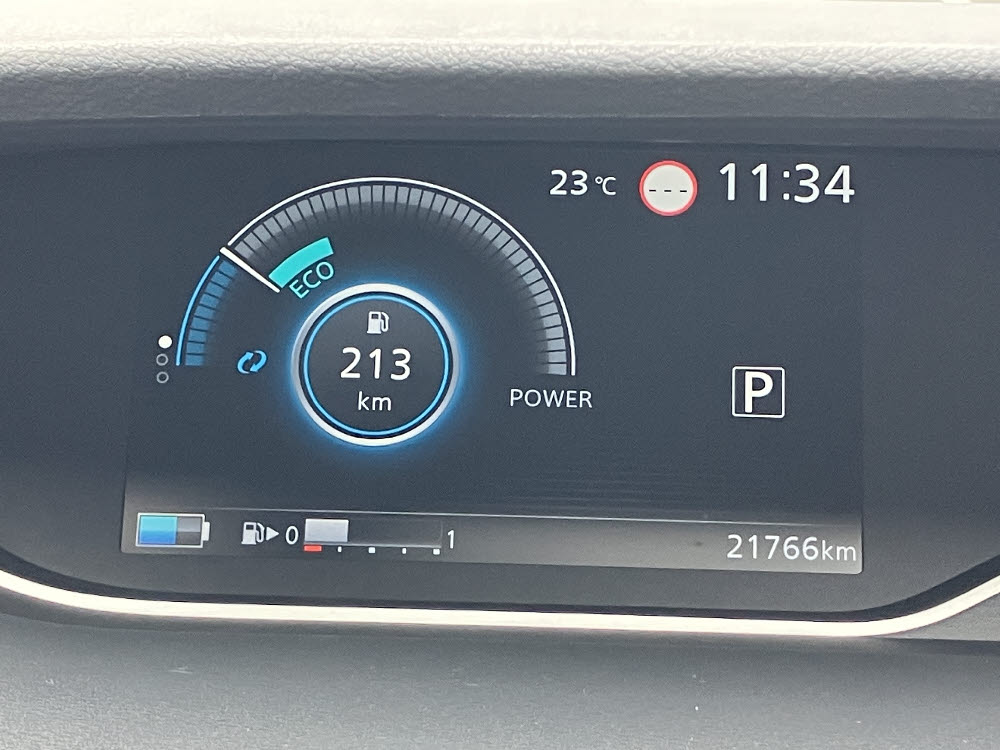 ニッサン セレナ e-POWER ハイウェイスターV14枚目
