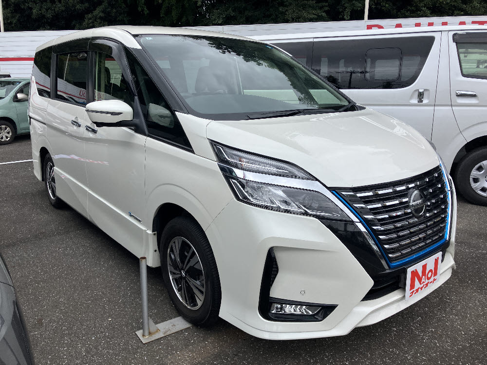 ニッサン セレナ e-POWER ハイウェイスターV1枚目