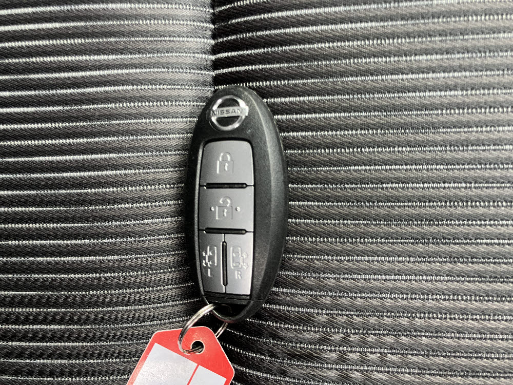 ニッサン　セレナ　ハイウェイスタ-V10枚目