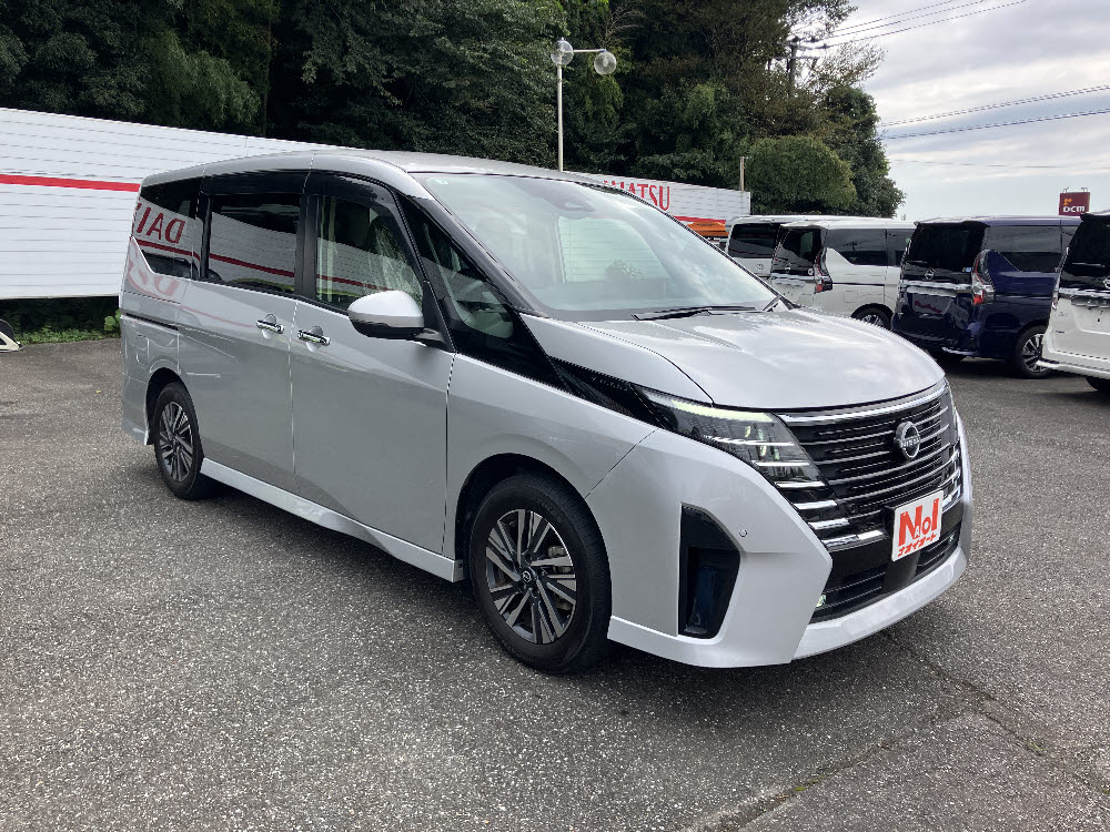 ニッサン　セレナ　ハイウェイスタ-V2枚目