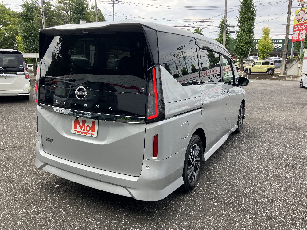 ニッサン　セレナ　ハイウェイスタ-V6枚目
